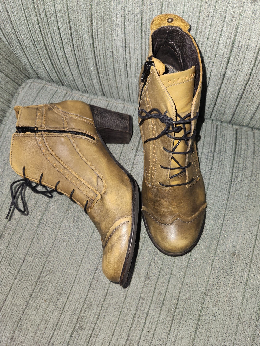 🍉Dkode Ankle Boots in Distressed Green